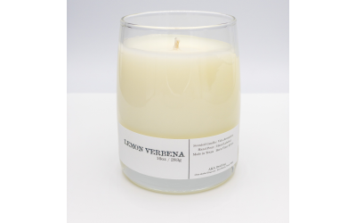 The Surprising Benefits of Scented Candles for Young Men: A 25-Year-Old's Perspective